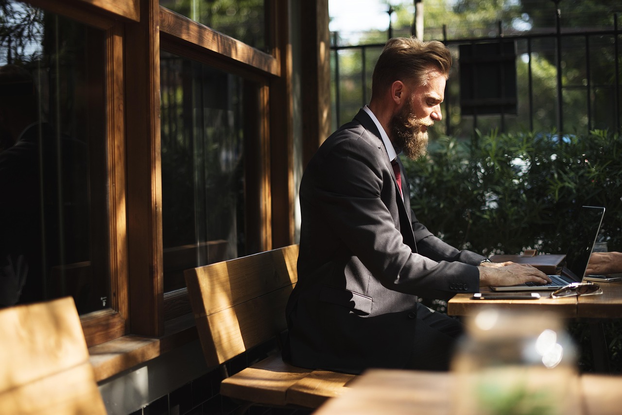 社会人向けの保険無料相談で知っておくべきポイントは？